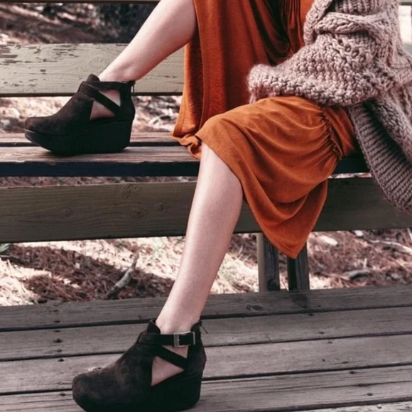 Yellow Box Shoes - Yellow box Clog Platform Wedge Sandals with buckle
